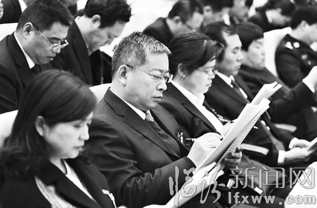 臨汾兩會(huì):踴躍發(fā)言 依法履職